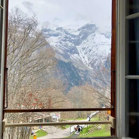 Altes Schulhaus Gimmelwald 여관 *
